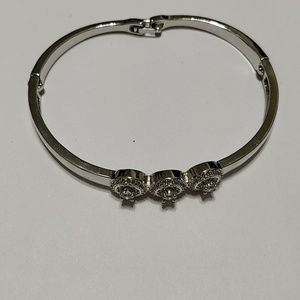Bracelet with clasp closure NWOT